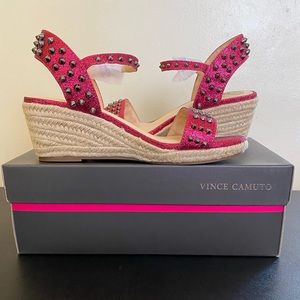 BRAND NEW: Vince Camuto Adalina Wedge Sand…